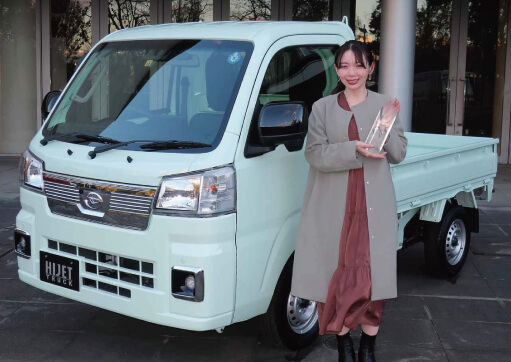 里舘ひなの