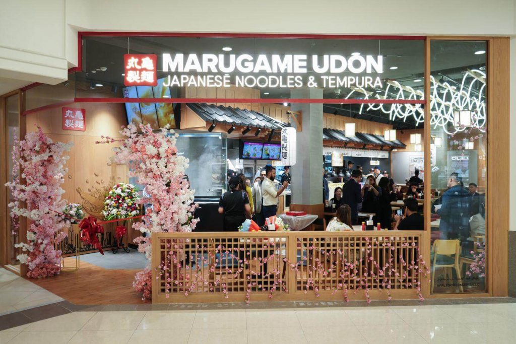 ​​「MARUGAME UDON」UAE・ドバイ1号店にて授業課題で取り組んだユニフォームのデザインが採用