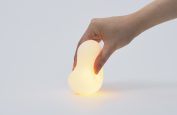 夜間部卒業生 中山大暉さんのプロダクト「Punini」がミラノデザインウィーク「What’s HATENA？」に展示